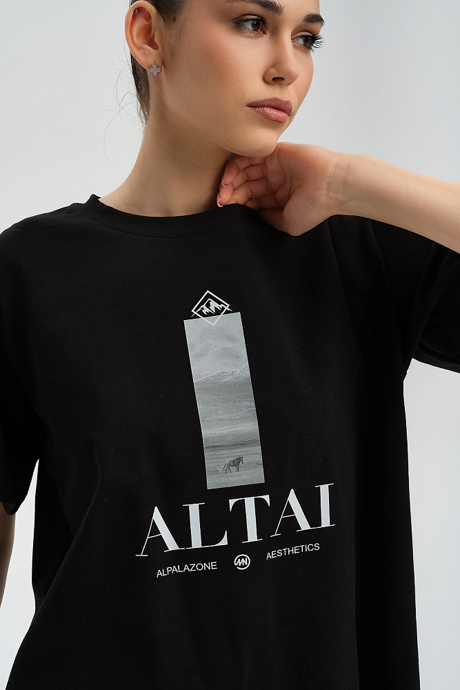 Футболка оверсайз с принтом Altai woman Черный/Кони_17921