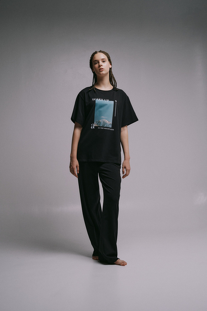 Футболка оверсайз с принтом Altai woman Черный/Горы_17929