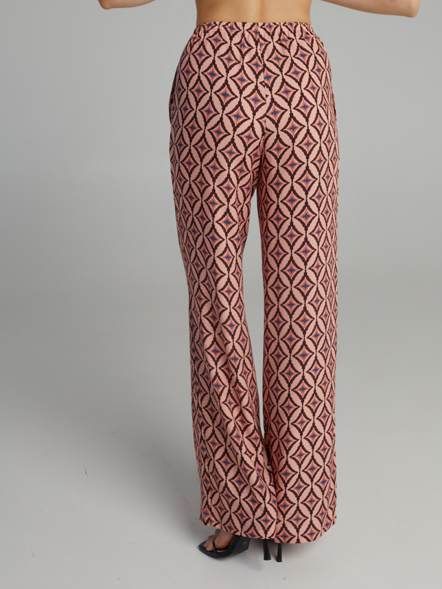 Брюки из струящегося штапеля   Pretty Ромбы на розовом_10110