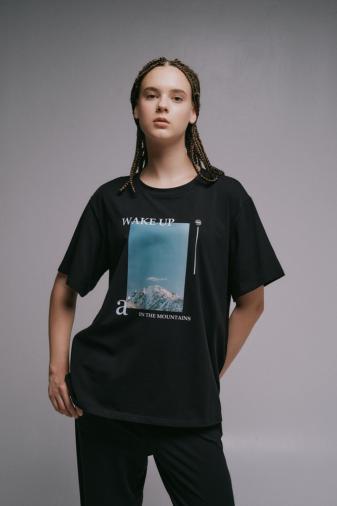 Футболка оверсайз с принтом Altai woman Черный/Горы_16771
