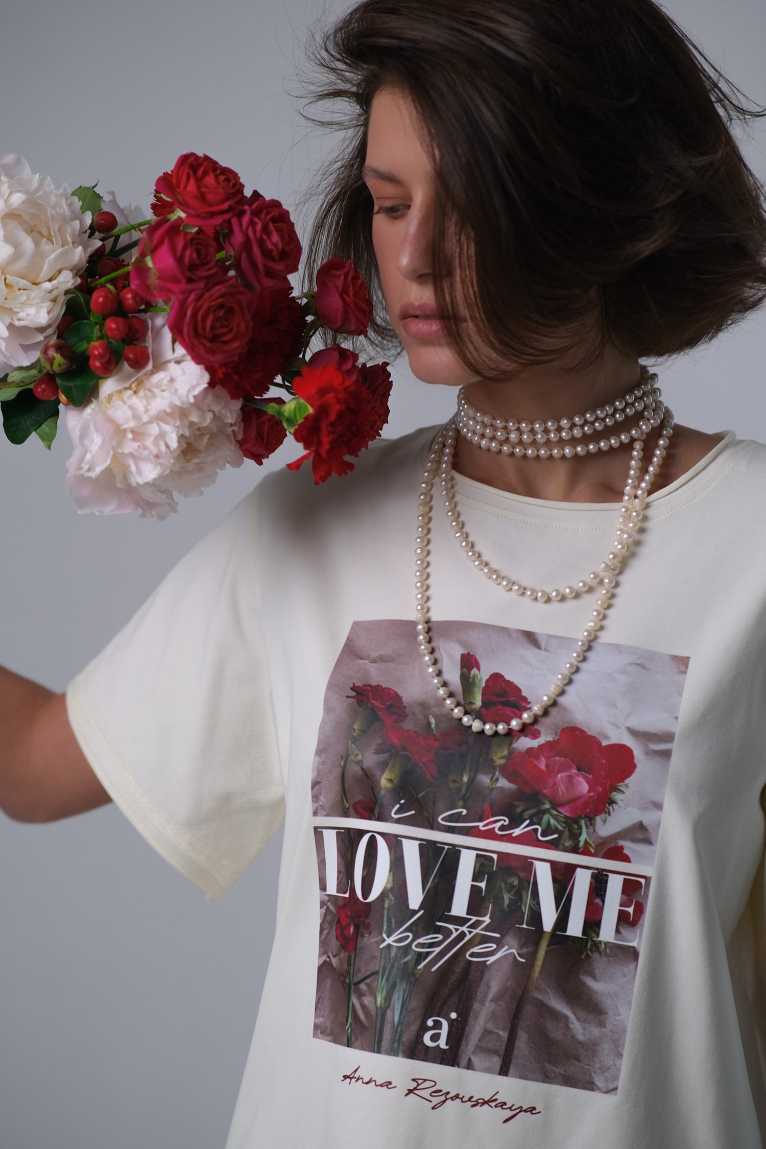 Искусство в каждом стежке. Бренд Alpalazone представил уникальные капсулы в коллаборации с художниками Октябрь