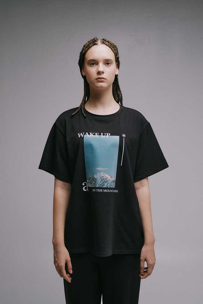 Футболка оверсайз с принтом Altai woman Черный/Горы_17928