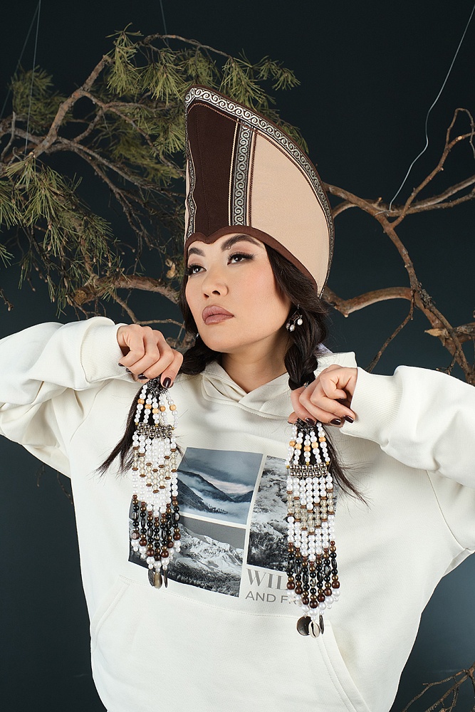 Худи из футера унисекс Altai Экрю/Горы чб_18847