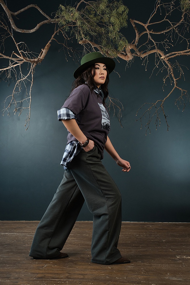 Футболка оверсайз с принтом Altai woman Графит/Скалы_18778