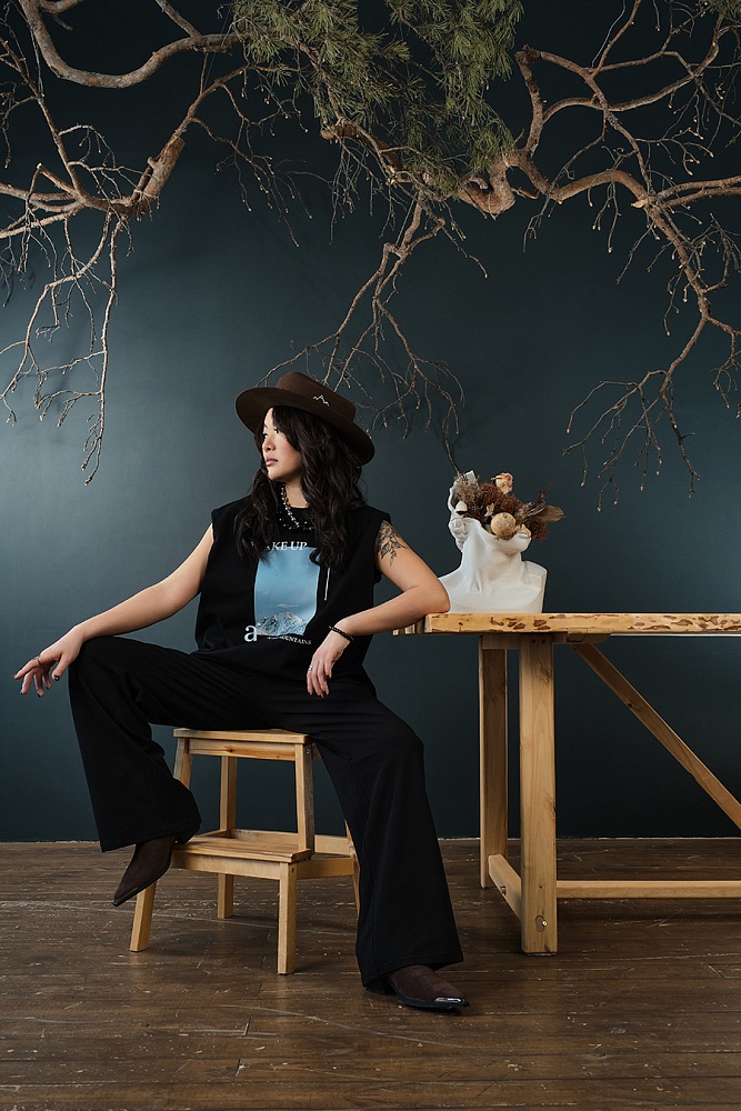 Футболка оверсайз с принтом Altai woman Черный/Горы_18787