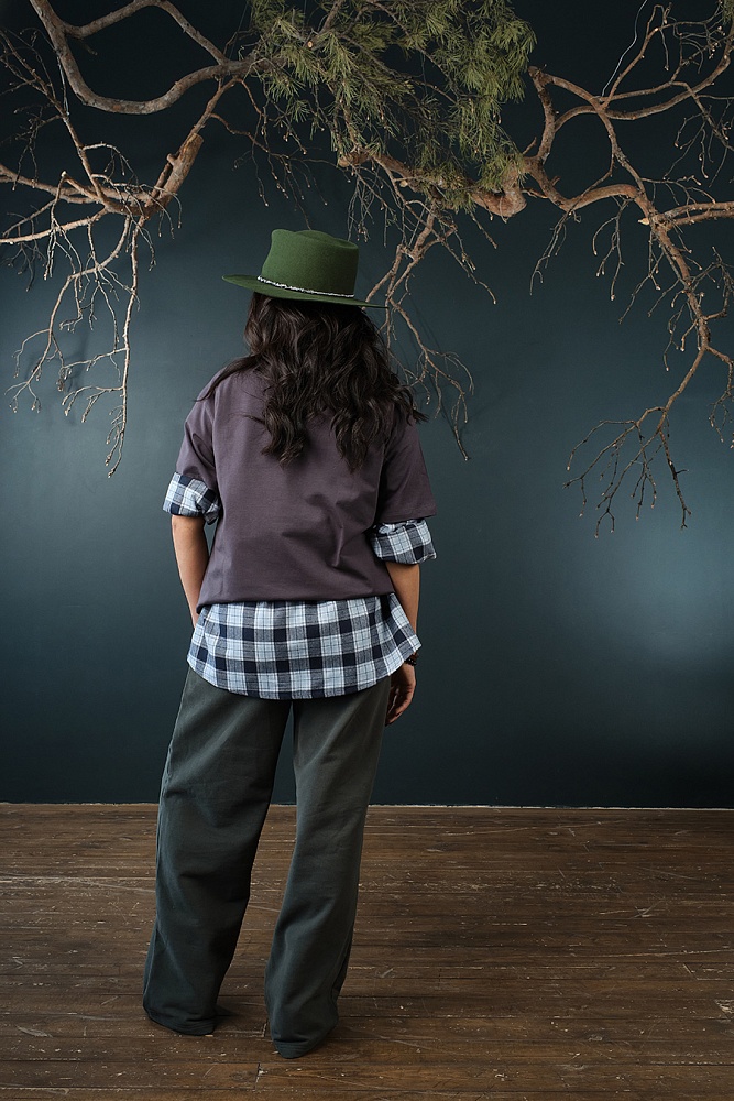 Футболка оверсайз с принтом Altai woman Графит/Скалы_18775