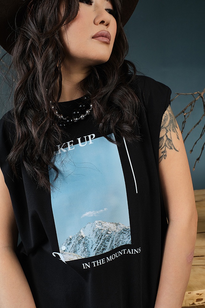 Футболка оверсайз с принтом Altai woman Черный/Горы_18784
