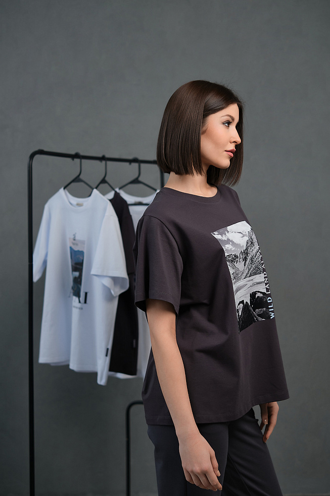 Футболка оверсайз с принтом Altai woman Графит/Скалы_13559