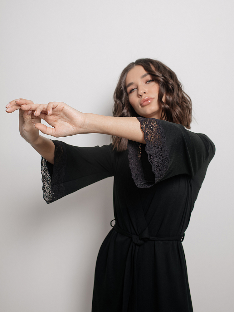 Халат из вискозы с кружевом Sylvia Черный_2630