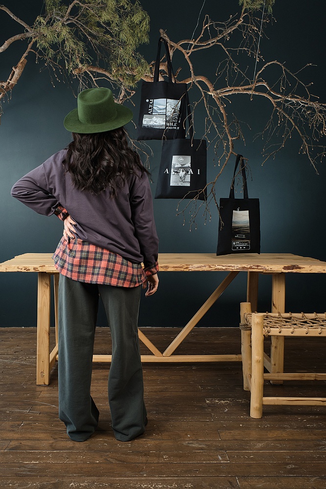 Лонгслив Altai woman Графит/Облака_18739