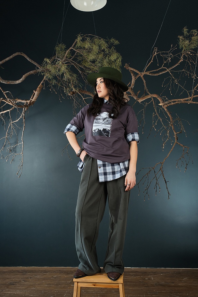 Футболка оверсайз с принтом Altai woman Графит/Скалы_18780