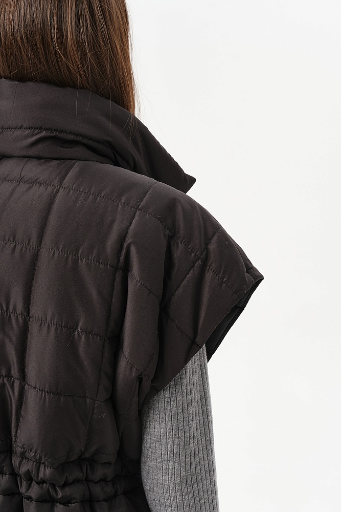 Жилет Mountains Черный_16985