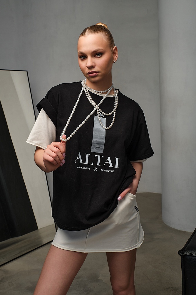 Футболка оверсайз с принтом Altai woman Черный/Кони_17916