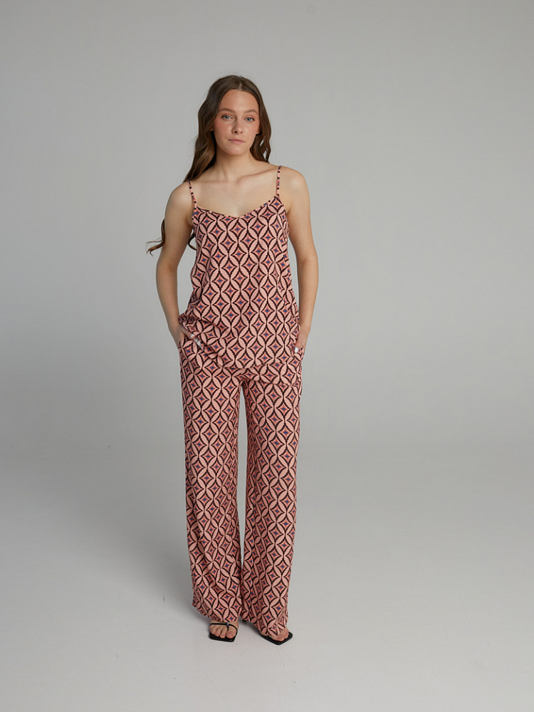 Топ из струящегося штапеля Pretty Ромбы на розовом_10131