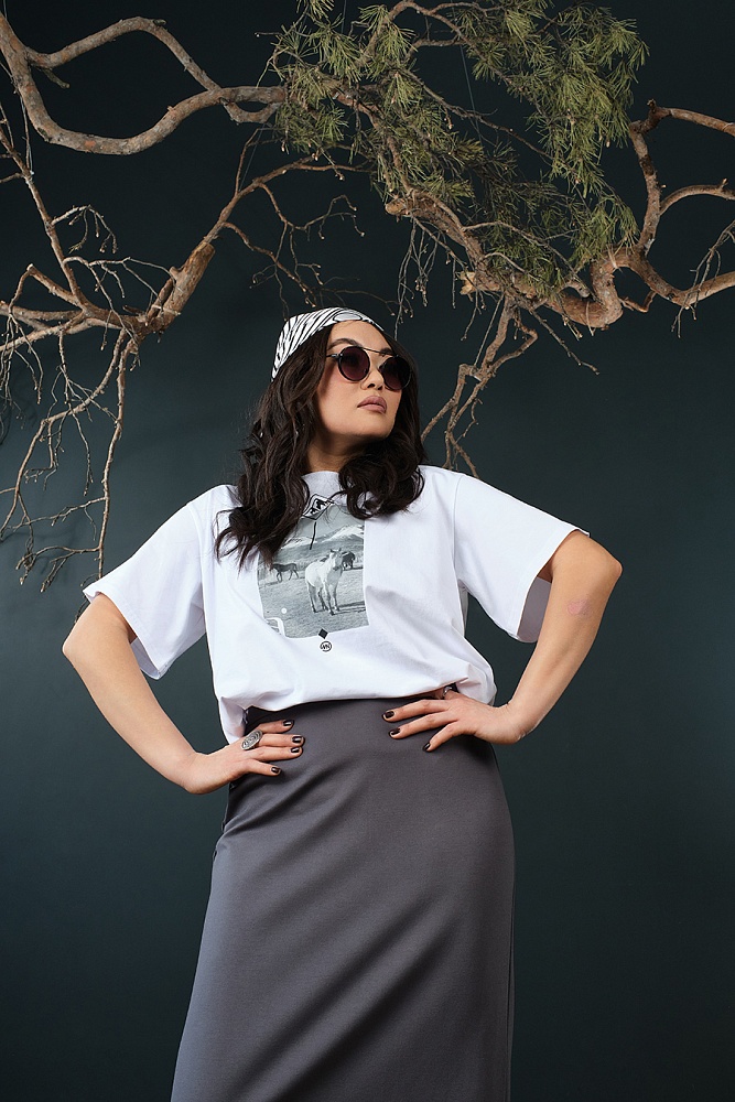 Футболка оверсайз с принтом Altai woman Белый/Кони_18858