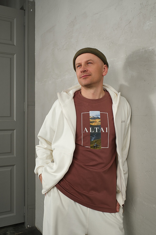 Худи на молнии из футера Путешествие по Алтаю Экрю/Бабырган_19502