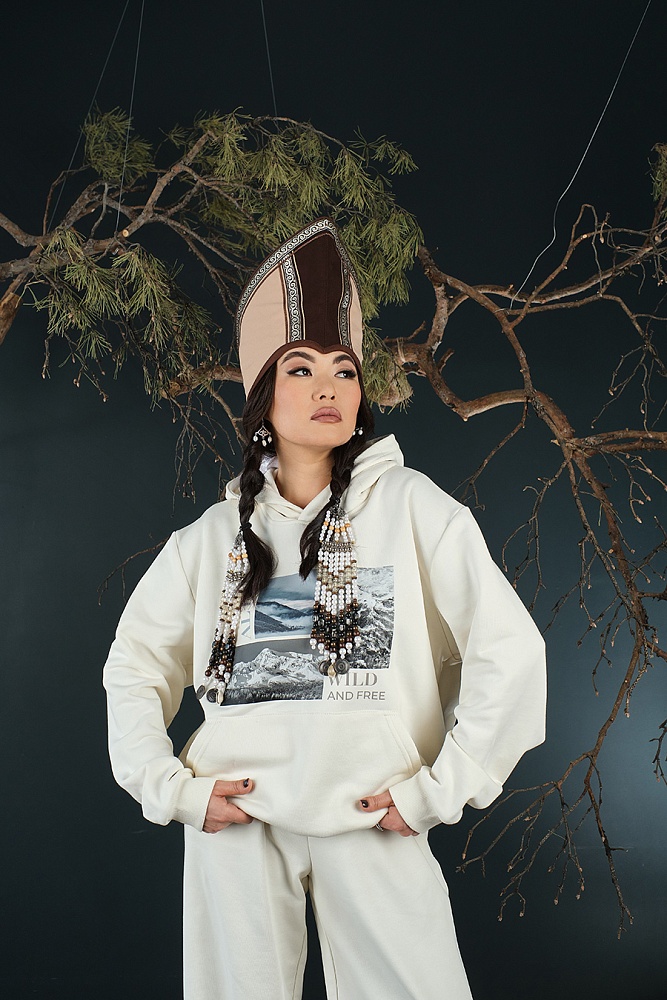 Худи из футера унисекс Altai Экрю/Горы чб_18844