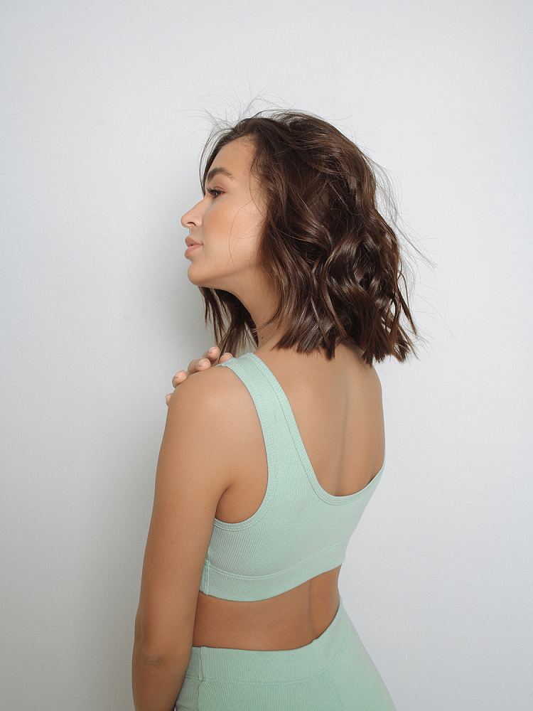 Зеленый топ бюстье трикотажный в рубчик Шалфей Basic_4977