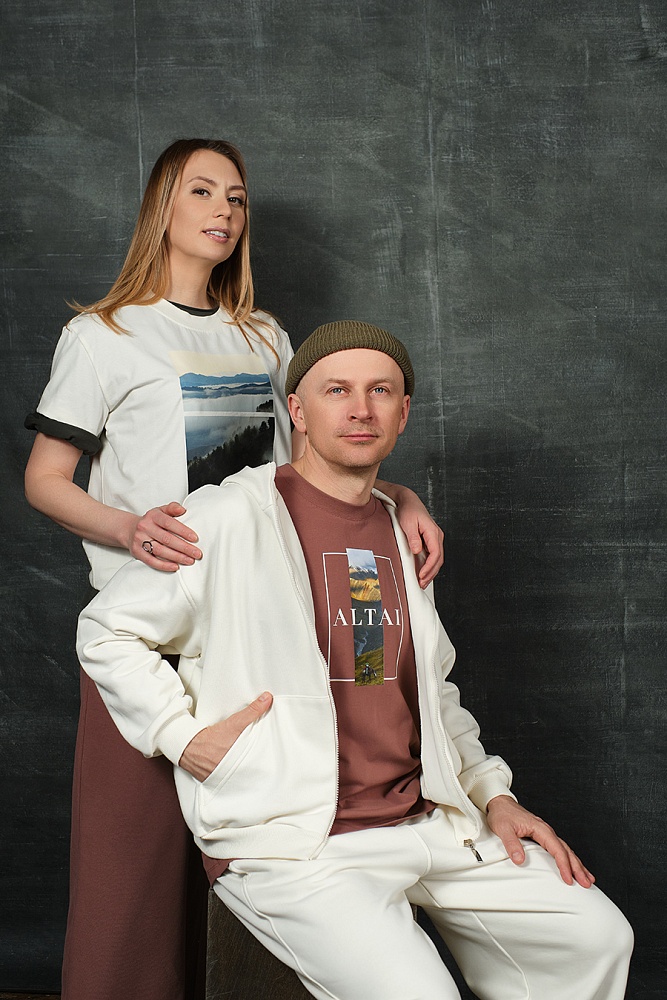 Худи на молнии из футера Путешествие по Алтаю Экрю/Бабырган_19503