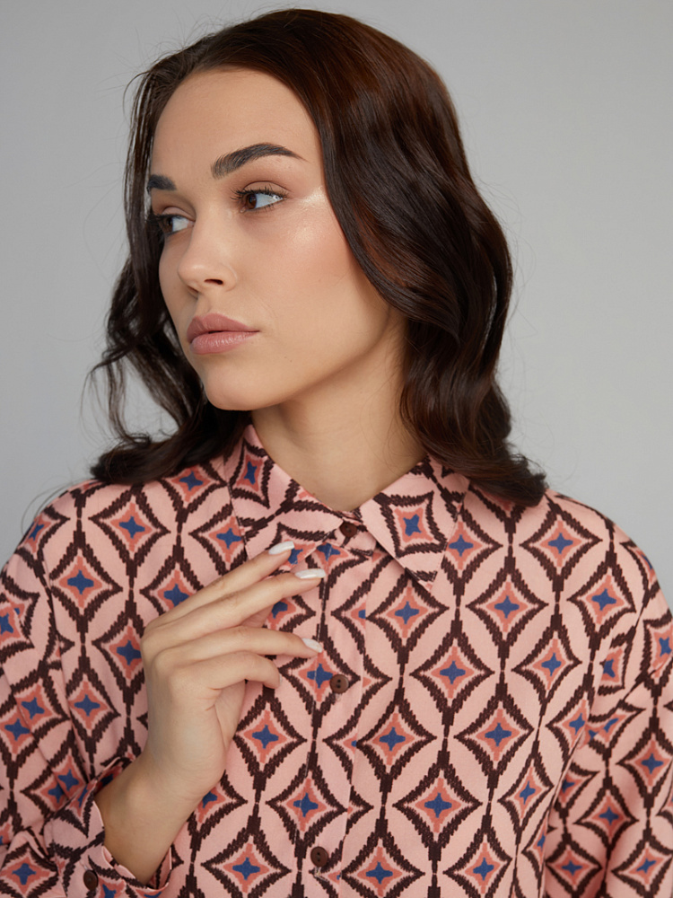 Рубашка с длинным рукавом из струящегося штапеля Pretty Ромбы на розовом_10117