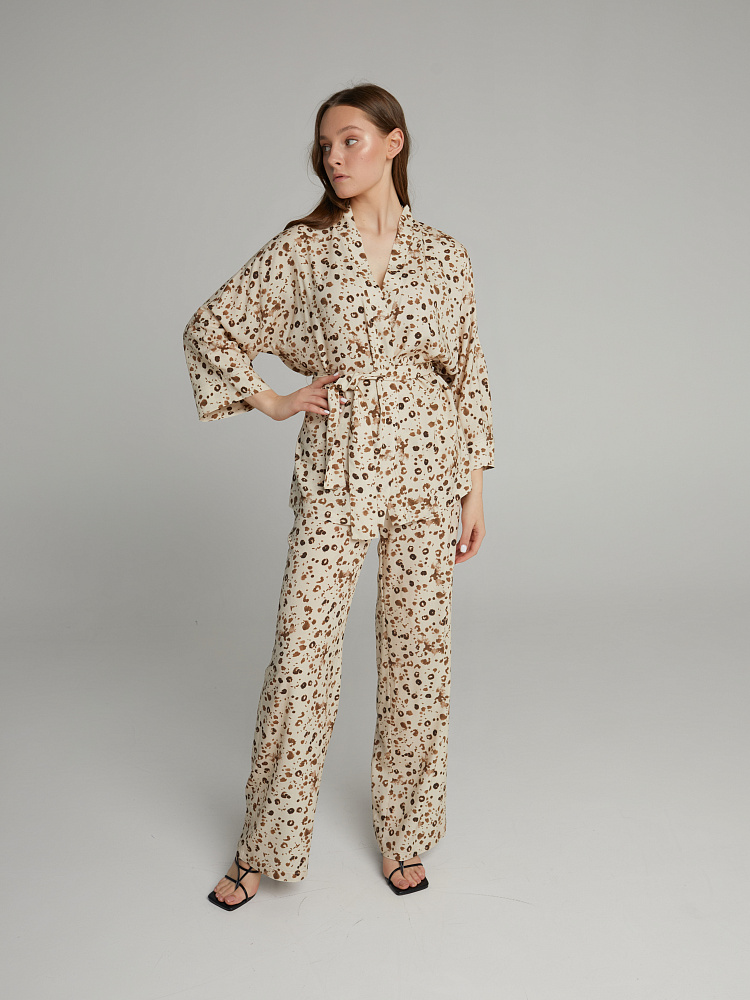 Кимоно из струящегося штапеля Pretty Леопард на бежевом_10031