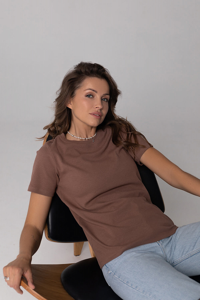 Коричневая футболка базовая в рубчик хлопок Капучино Basic_6474