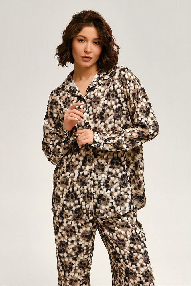 Рубашка с длинным рукавом из струящегося штапеля Pretty Мазки на сером_12685