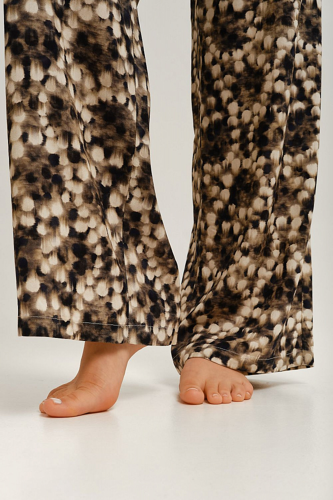 Прямые брюки из струящегося штапеля   Pretty Мазки на сером_12682