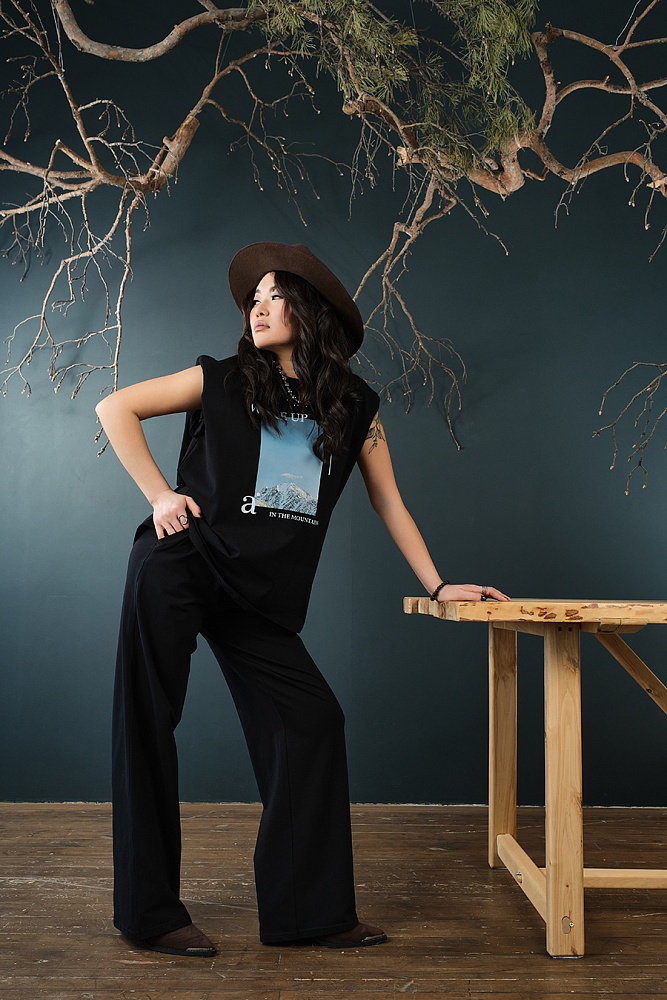 Футболка оверсайз с принтом Altai woman Черный/Горы_18788